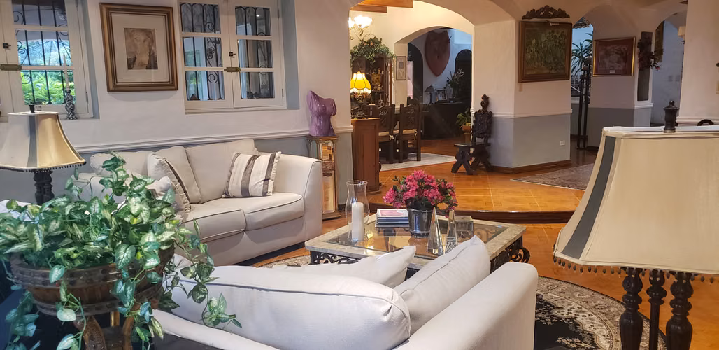 PORTENTOSA RESIDENCIA EN EL VALLE CON 1.8 HECTS. DE TERRENO