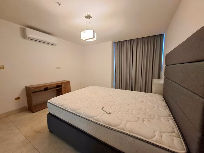 Venta de Apartamento en Avenida Balboa, PH Villa del Mar, 108m²
