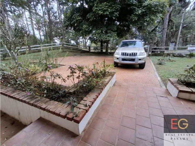 Se vende casa en Altos de Cerro Azul - Imagen 2