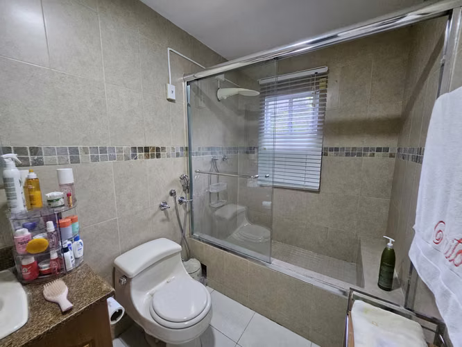 Se vende casa en Fuente del Fresno, Altos de Panamá