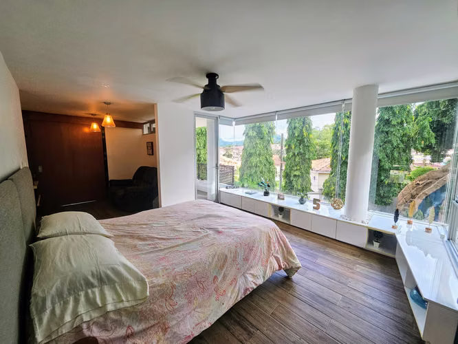 Se vende casa en Fuente del Fresno, Altos de Panamá