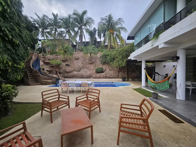 Se vende casa en Fuente del Fresno, Altos de Panamá