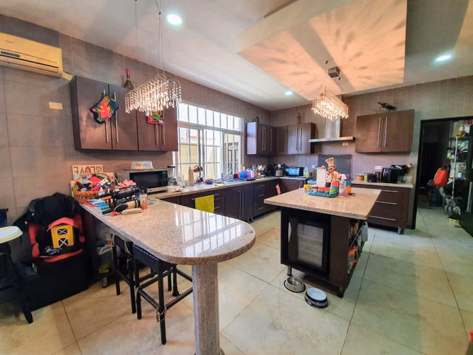 Se vende casa en Altos de Panamá, Condado del Rey