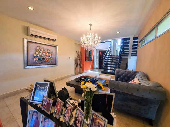 Se vende casa en Altos de Panamá, Condado del Rey