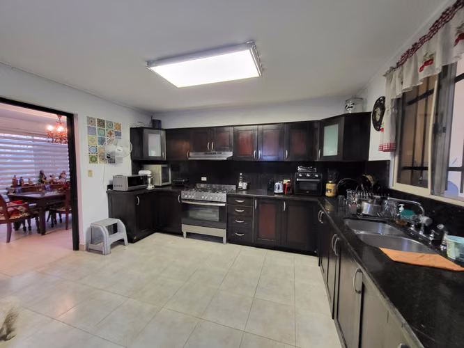 Se vende casa en Paseo Dorado, Condado del Rey
