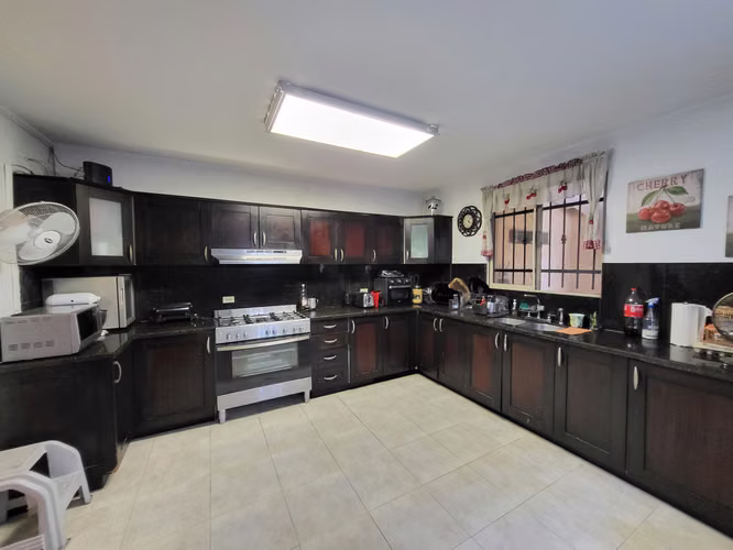 Se vende casa en Paseo Dorado, Condado del Rey