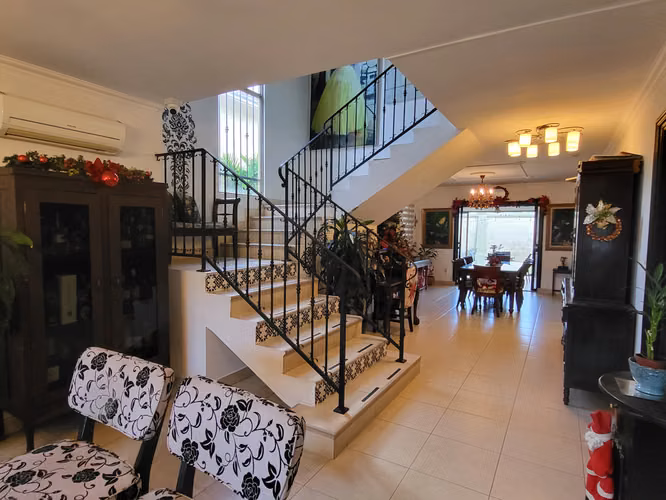 Se vende casa en Paseo Dorado, Condado del Rey