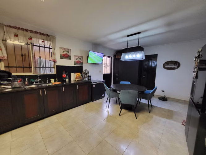 Se vende casa en Paseo Dorado, Condado del Rey