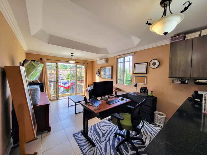 Se vende casa en Paseo Dorado, Condado del Rey