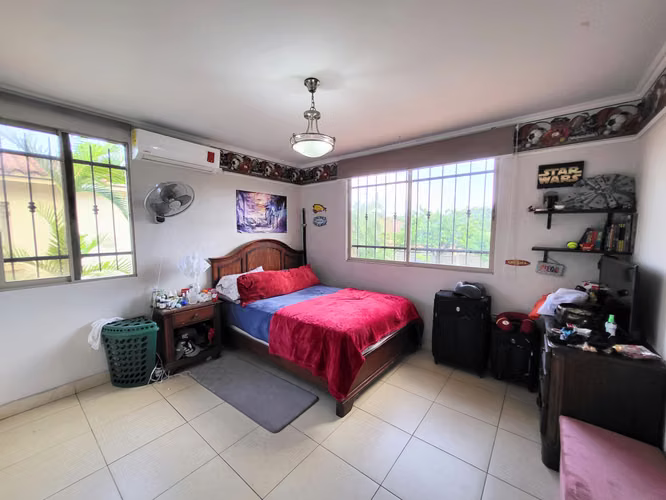 Se vende casa en Paseo Dorado, Condado del Rey