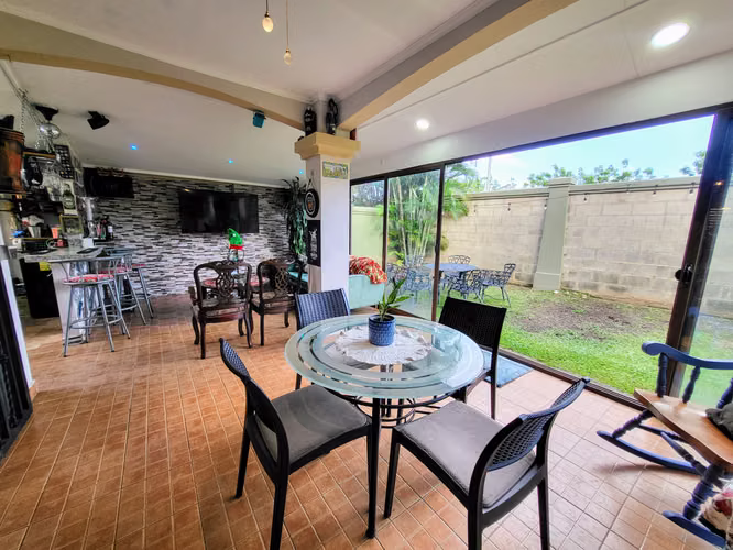 Se vende casa en Paseo Dorado, Condado del Rey