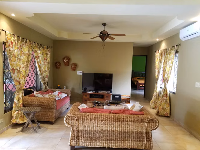Venta de Casa con Piscina en Coronado Golf