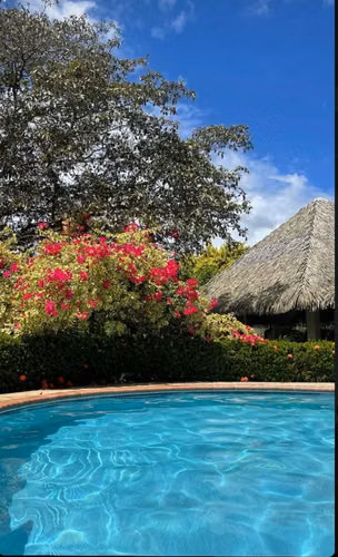 Venta de Propiedad con Dos Casas y Área Social en Santa Clara, Río Hato