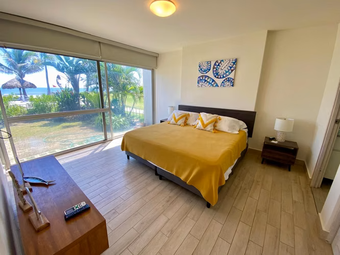 PLAYA CARACOL SANCTUARY APARTAMENTO PLANTA BAJA FRENTE AL MAR EN VENTA