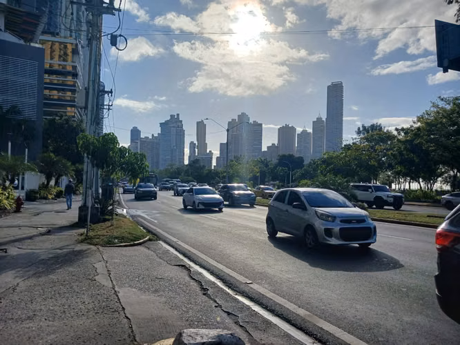 Venta de Apartamento en Ave. Balboa, PH La Gaviota, 176m2