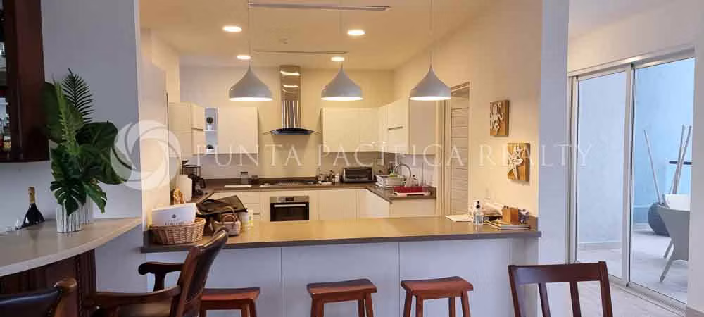 En Venta | Penthouse Frente al Mar con Vistas Panorámicas | En P.H. Olas del Mar | Playa Caracol