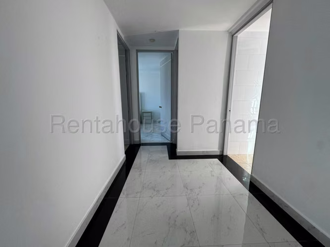 Vendo Apartamento Espectacular en PH Marquis Tower, El Cangrejo 26-5600GG
