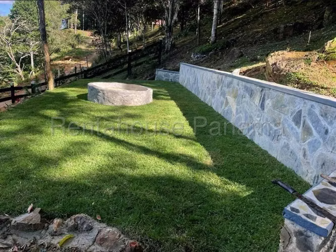 Vendo Terreno en Vereda El Ñeque, Guararé, Los Santos 26-5606GG