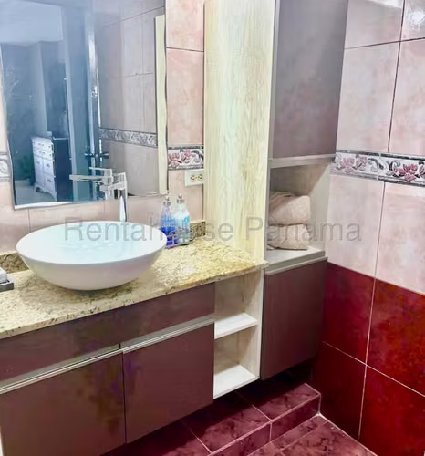 Vendo Apartamento Espectacular en Vía Argentina 26-5765GG