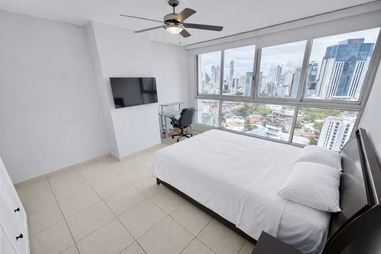 PH Sol Marina | 240m² amoblado | Piso alto | $389,000