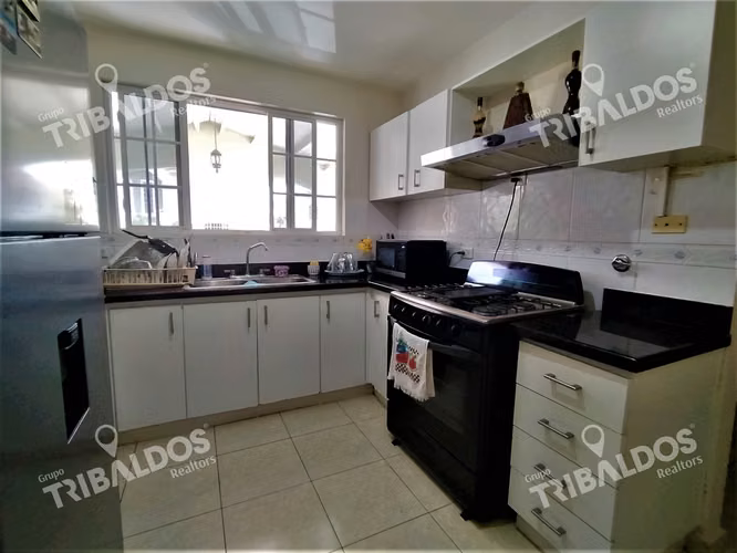 VENTA DE CASA ADOSADA EN  VILLA DE LAS AZORES EN VILLA LUCRE