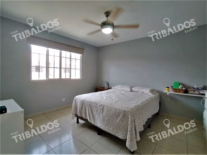 VENTA DE CASA ADOSADA EN  VILLA DE LAS AZORES EN VILLA LUCRE