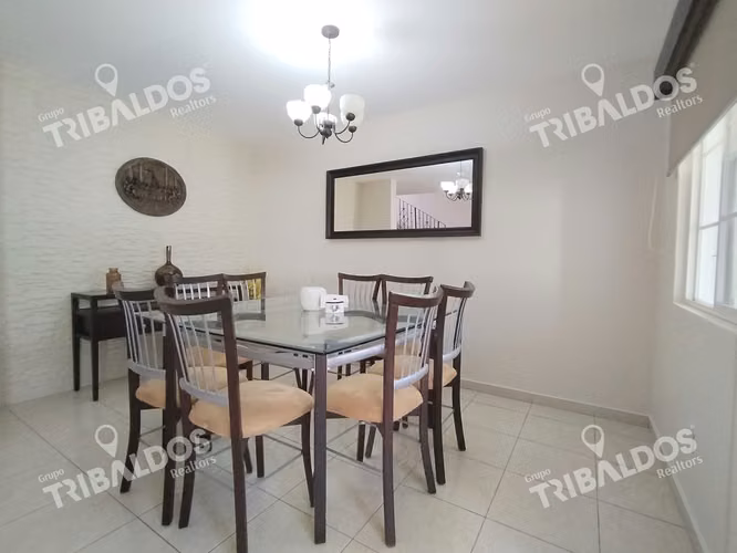 VENTA DE CASA ADOSADA EN  VILLA DE LAS AZORES EN VILLA LUCRE