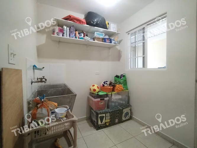 VENTA DE CASA ADOSADA EN  VILLA DE LAS AZORES EN VILLA LUCRE