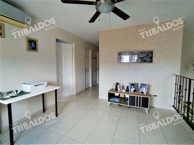 VENTA DE CASA ADOSADA EN  VILLA DE LAS AZORES EN VILLA LUCRE