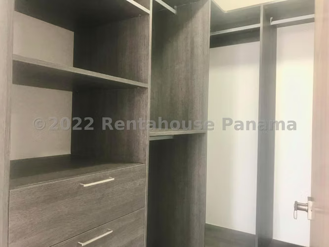 Venta de amplio Apartamento en Hato Pintado Ph Loma Vista Mts2: 139 PD