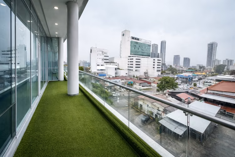 Office 77 | 169m² con terraza privada | 3 estacionamientos | $2,700