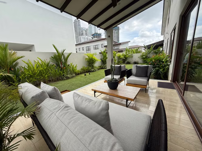Venta de Casa dúplex en Santa Maria, The Woods, 339m2 de construcción y 629m2 de terreno - Imagen 3