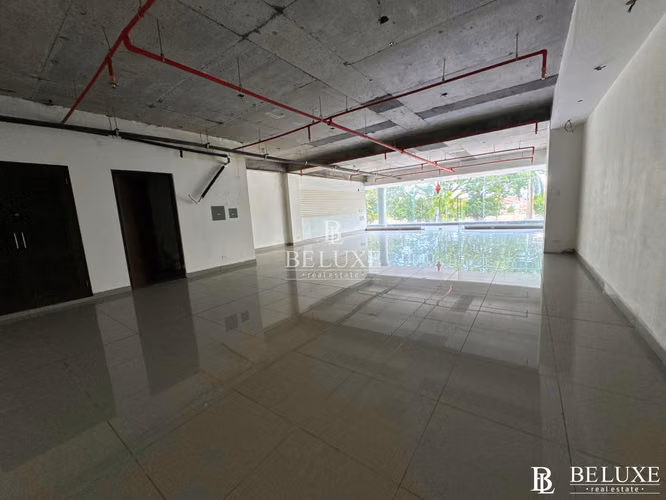 LOCAL COMERCIAL EN ALQUILER 1ER PISO COSTA DEL ESTE ISTRIP MALL(20)