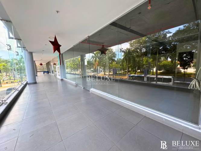 LOCAL COMERCIAL EN ALQUILER 1ER PISO COSTA DEL ESTE ISTRIP MALL(20)