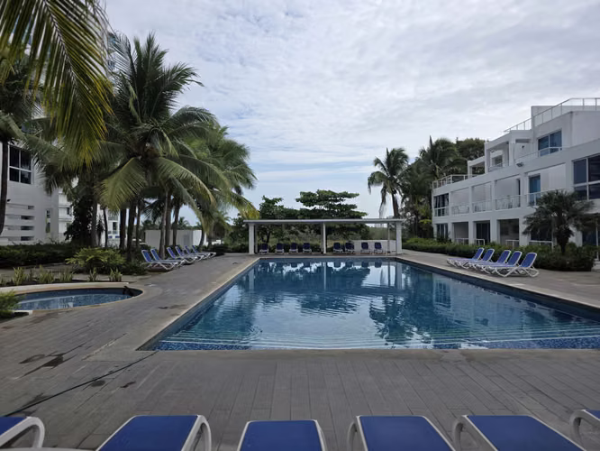 Beachfront apartment for sale - Imagen 14
