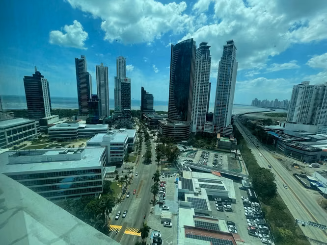 Alquiler de Oficina en Costa del Este, Plaza del Este, 340m2