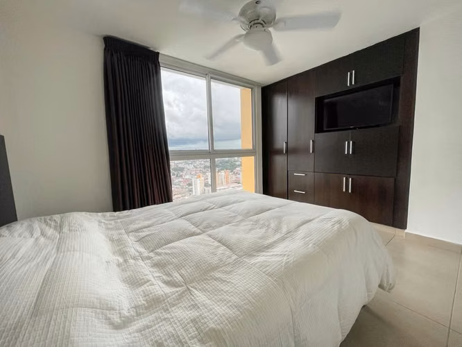 Se vende apartamento en Condado del Rey, Ph Kings Park