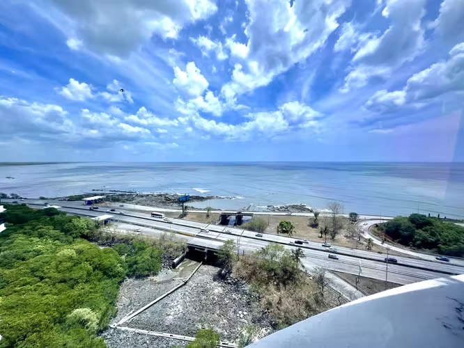Se vende apartamento en frente al mar, Coco del Mar, PH Horizonte