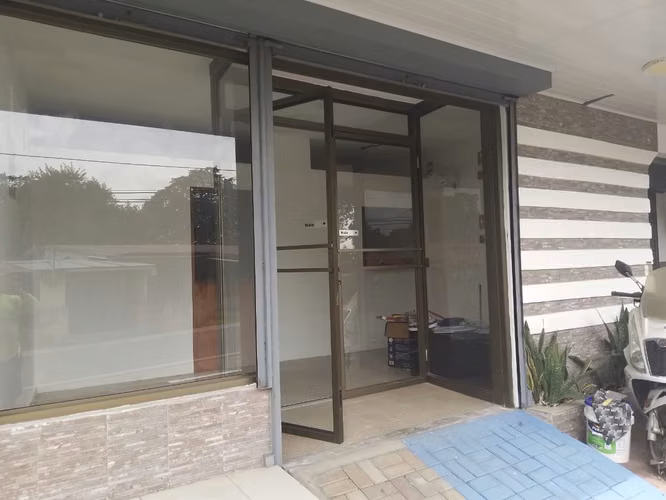 ALQUILO LOCAL COMERCIAL 40M2 CENTRICO CALLE ANTERIOR AVE CENTRAL