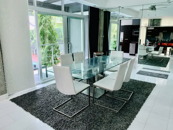 Albrook  Residencia Remodelada de 5 Recámaras $725,000.00