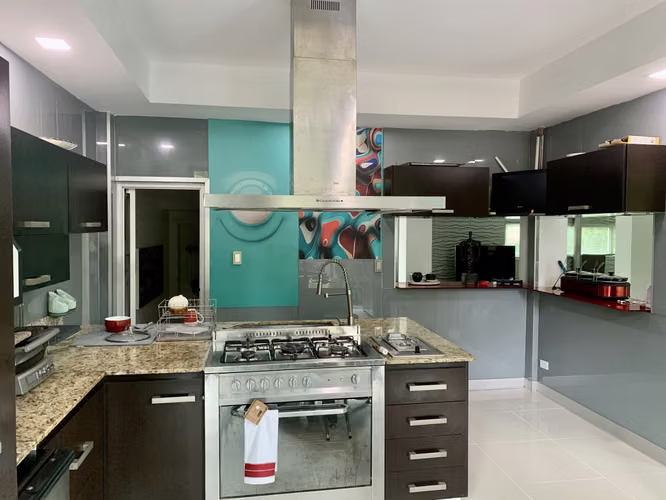 Albrook  Residencia Remodelada de 5 Recámaras $725,000.00