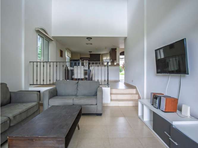 REMATE:VENTA DE CASA EN ANCON , PH TUCAN COUNTRY