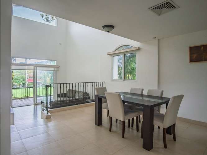 REMATE:VENTA DE CASA EN ANCON , PH TUCAN COUNTRY