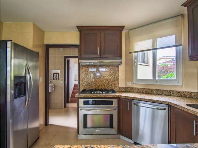 REMATE:VENTA DE CASA EN ANCON , PH TUCAN COUNTRY
