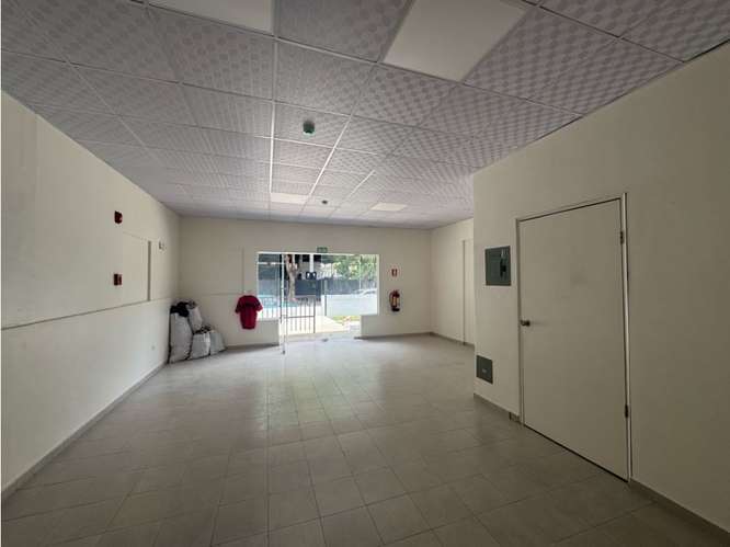 ALQUILER LOCAL COMERCIAL VIA PORRAS (DV) - Imagen 4