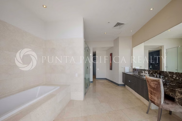 Venta | Penthouse Único en Toc – Último Piso | Vistas Al Mar, Ciudad y Canal