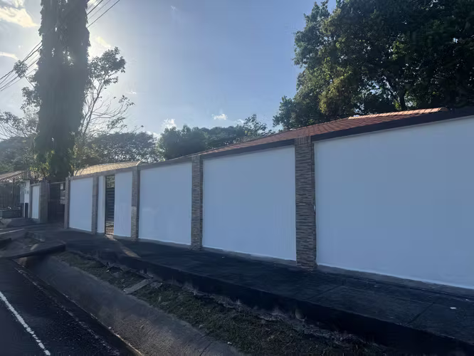 ALQUILO LINDA Y CÓMODA CASA EN AQUALINA CERCADA