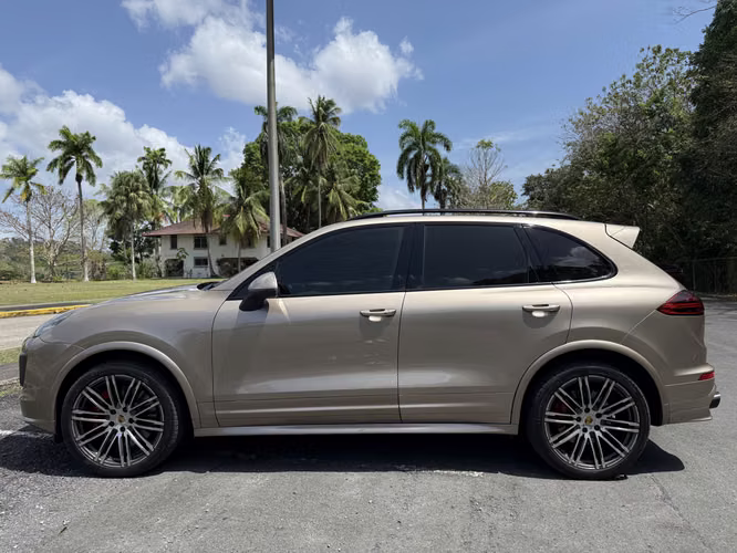 Porsche Cayenne Turbo Custom Spect