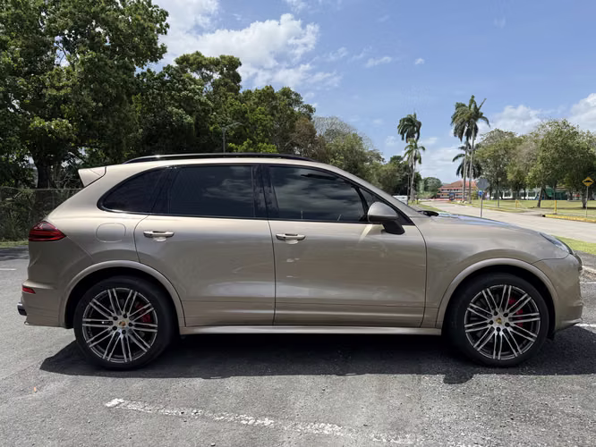 Porsche Cayenne Turbo Custom Spect