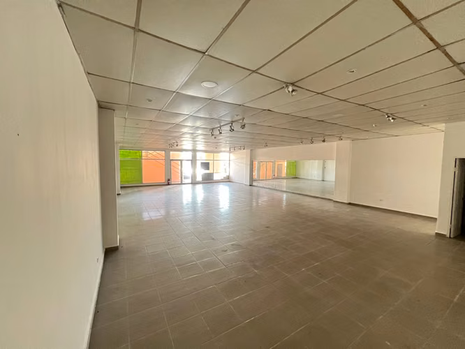 Venta de Local Comercial en P.H. Coronado Plaza - Imagen 3